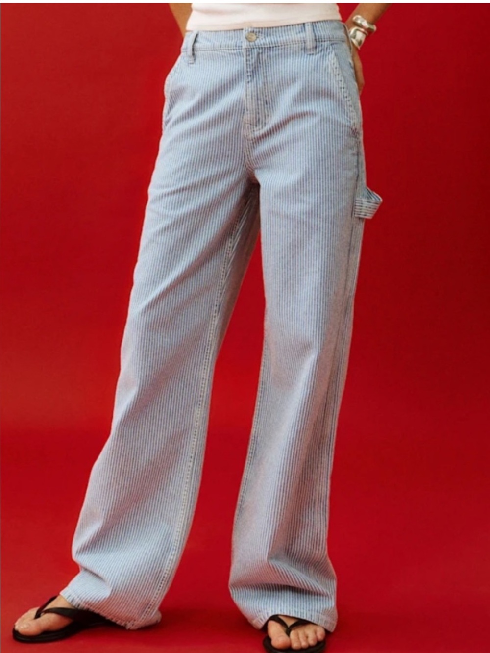 Reformation 
NWT
Size 28 mid rise utility jeans